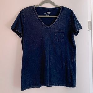 Universal Thread tshirt with Pocket, size L